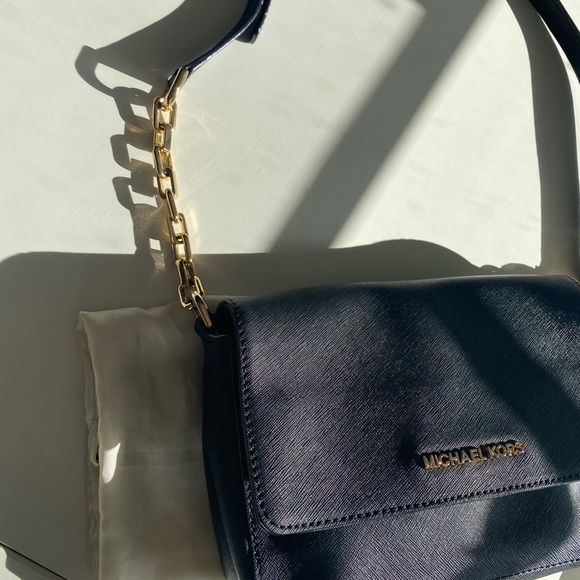 Michael Kors Handbag - Picture 5 of 9